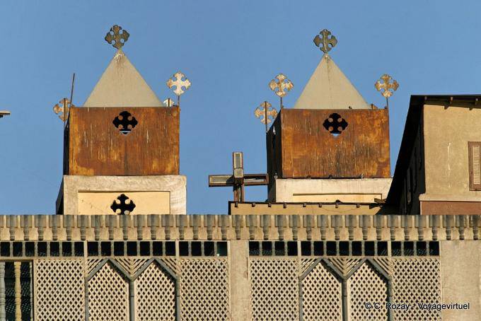 Pequenas pináculos de ferro, Assuão igreja - Egipto