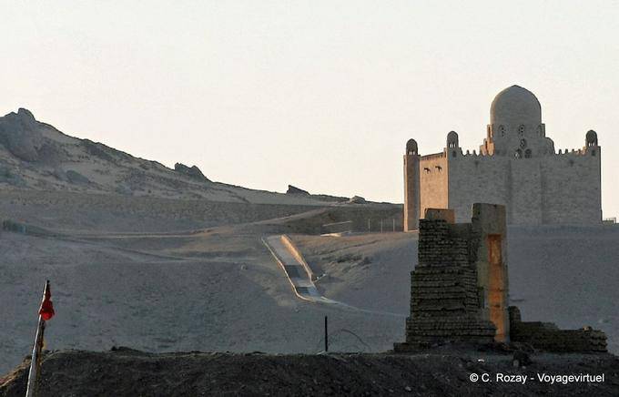Aga Khan III Mausoléu do Sultão Muhammed Shah, mármore de Carrara, Assuão - Egipto