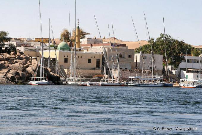 Pequena mesquita de uma aldeia núbia na ilha Elefantina, Assuão - Egipto