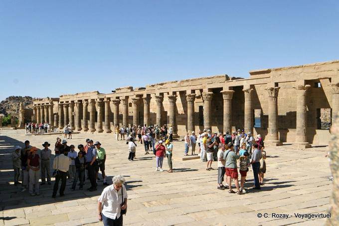 Colunata da entrada do templo de Philae - Egipto