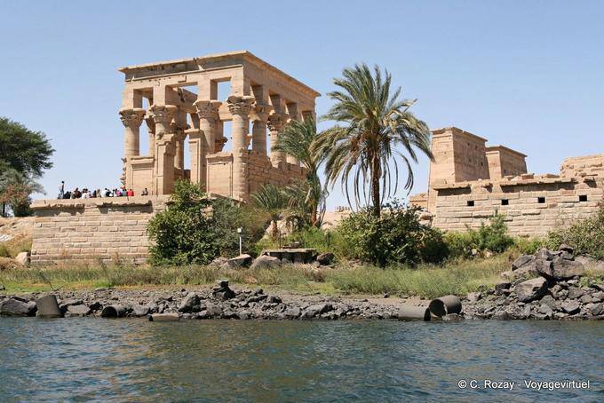 Templo de Philae, outro ponto de vista de Trajano quiosque do Nilo - Egipto
