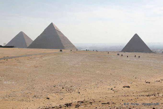 As três pirâmides no Giza Necropolis - Egipto