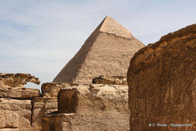 Vista da Pirâmide de Quéfren e calcário frente para a extremidade de Tura - Egipto