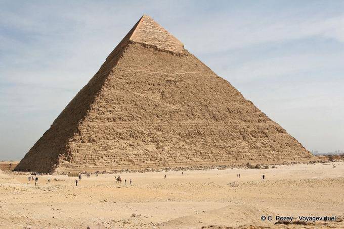 Pirâmide de Quéfren: os rostos são orientados nos quatro pontos cardeais - Egipto