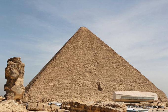 Pirâmide de Quéops e do museu do barco solar, Giza - Egipto