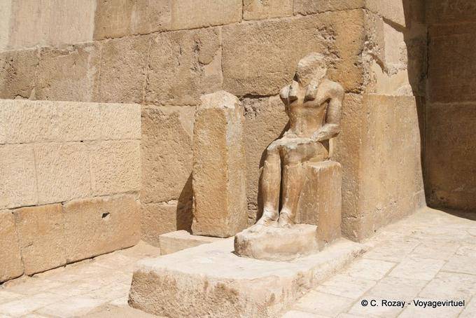 Estátua de Horus desfigurado Giza Necropolis - Egipto