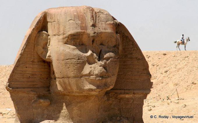 O Sphynx, por três quartos, Giza - Egipto