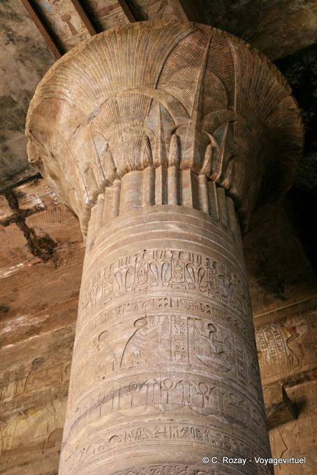 Coluna Papyrus da Grande Hypostyle Hall, Templo de Edfu - Egipto
