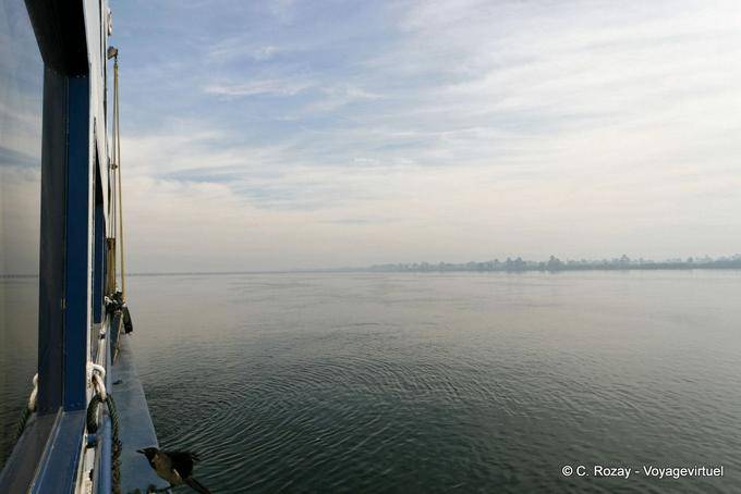 Onde o céu encontra o cruzeiro no rio Nilo, Esna - Egipto