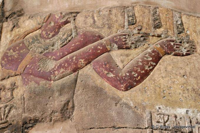 Fragmento de relevo policromada templo de Esna - Egipto