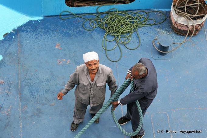 Os marítimos para trabalhar no bloqueio, Esna - Egipto