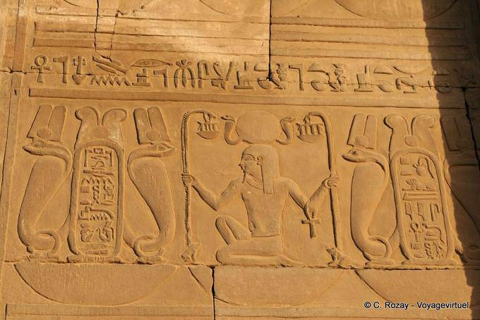 Detalhe Frieze com hieróglifos, Templo de Kom Ombo - Egipto