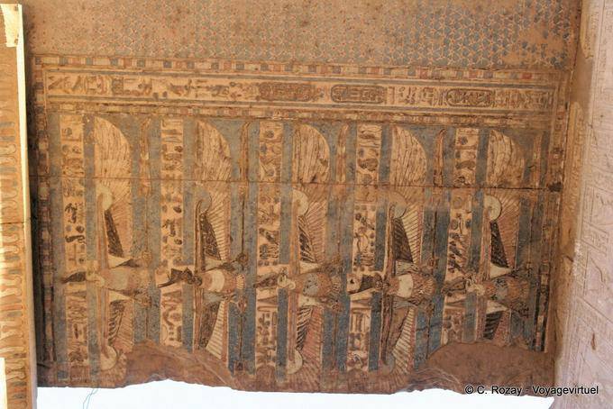 Teto pintado, abutres e céu estrelado, templo de Kom Ombo - Egipto