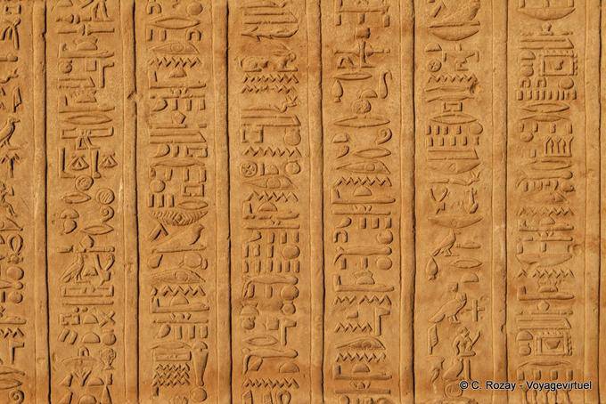 Tabela de hieróglifos, Templo de Kom Ombo - Egipto