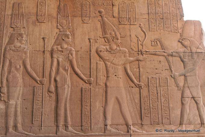 Horus com o hieróglifo do festival Sed Ptolomeu VI, templo de Kom Ombo - Egipto