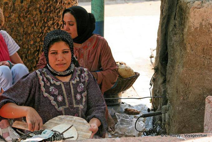 Mulher que faz o pão, Cairo - Egipto