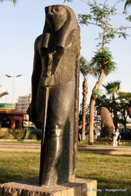 Bronze Horus Garden Museum, Cairo - Egipto
