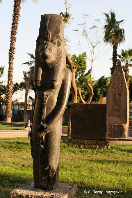 A deusa com cabeça de leão Sekhmet Estátua, Museu do Cairo - Egipto