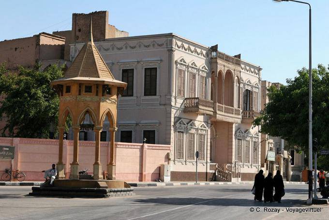 Linda casa em Kornish Al Nilo, Luxor - Egipto