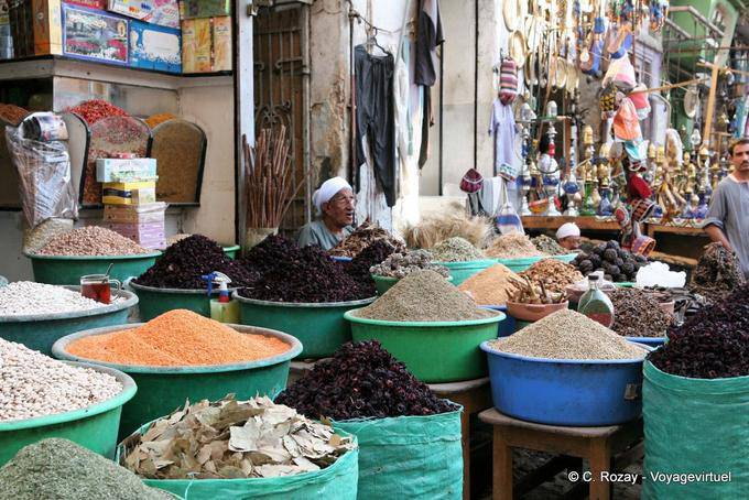 Pulsos Etal em taças verdes, Luxor - Egipto