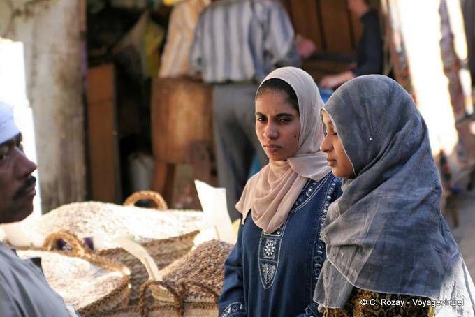 Mulheres do mercado de velas, Luxor - Egipto