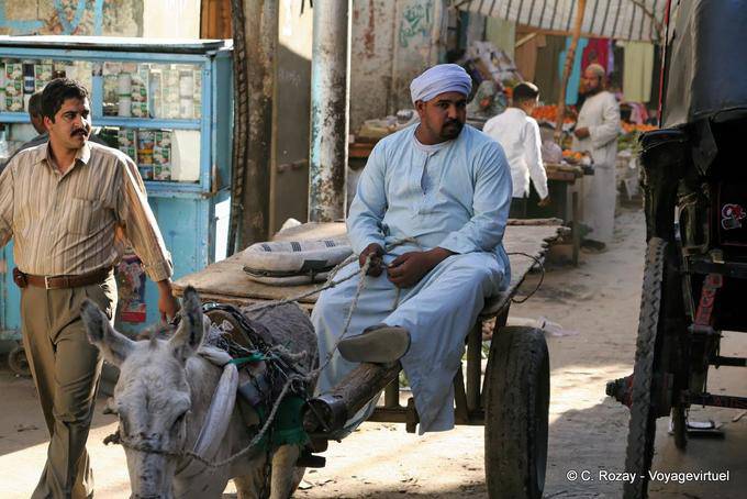 Haroun el Poussah em seu carrinho, Luxor - Egipto