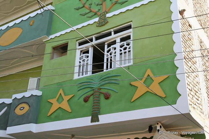 Casa verde decorado em Luxor - Egipto
