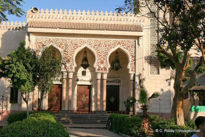 Belo exemplo de arquitetura em Luxor - Egipto