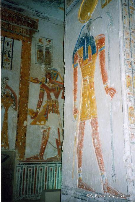 Afrescos coloridos em um vale túmulo dos Reis - Egipto
