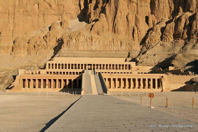 Deir el-Bahari, vista geral do templo de Hatshepsut - Egipto