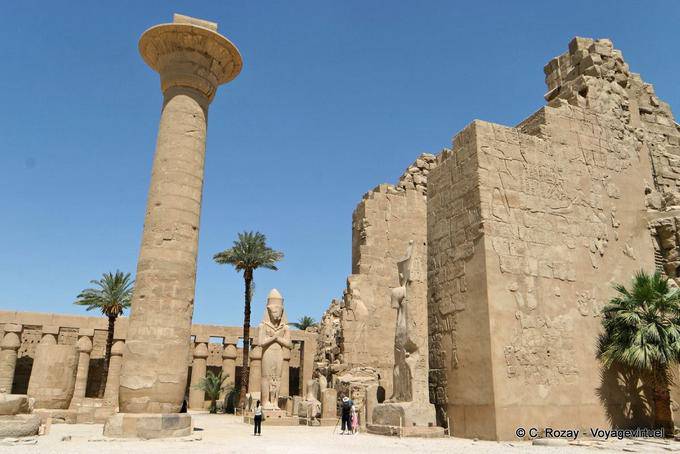 Faraó etíope coluna Taharqa do templo de Karnak - Egipto