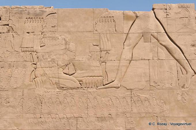 Pylon do eixo real, templo de Karnak - Egipto