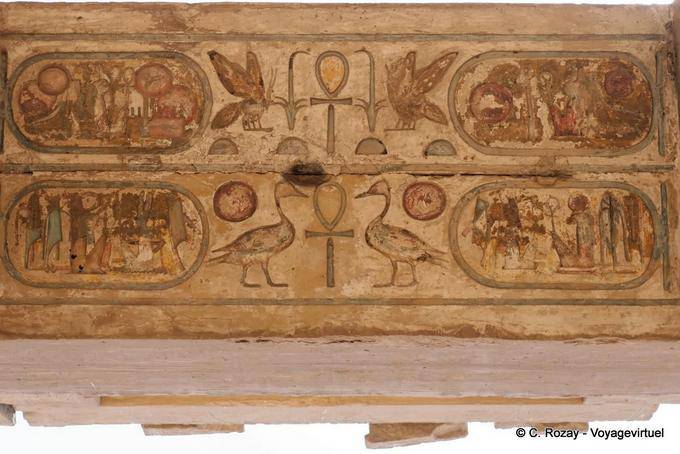 Outros lintel simbólico templo colorido de Karnak - Egipto