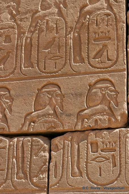 Cartuchos nomes dos faraós, Karnak - Egipto