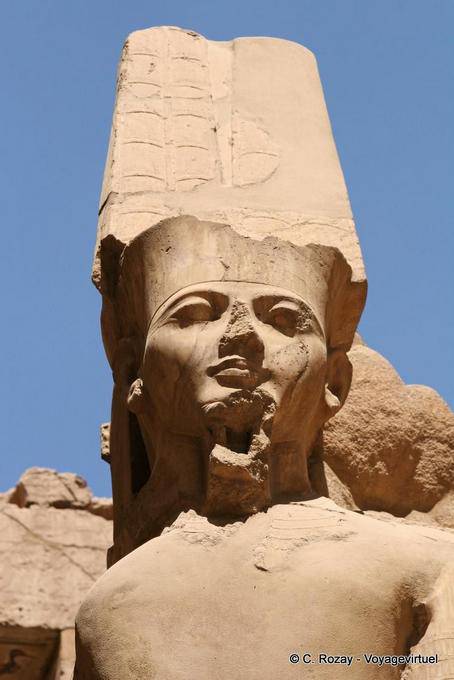 Cocar Estátua, rosto de Tutancâmon, templo de Karnak - Egipto
