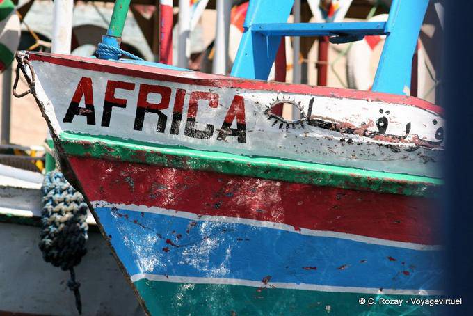 Bow da África do barco, Luxor - Egipto