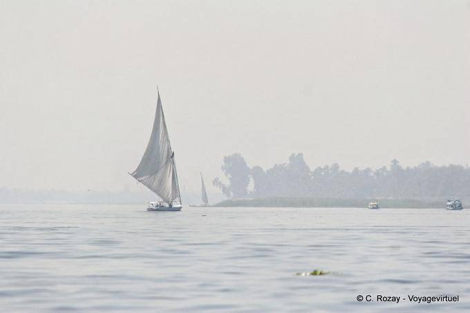 Névoa da manhã no Nilo - Egipto