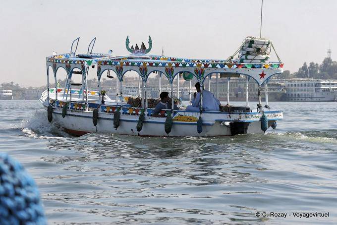 Turista barco à vela no rio Nilo, Luxor - Egipto