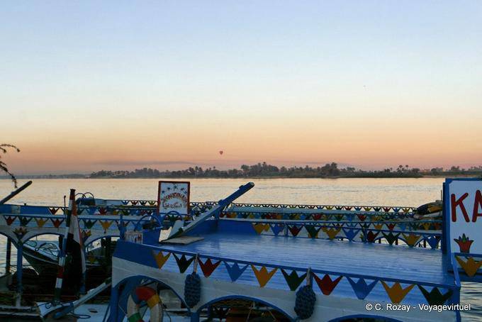 Dawn on the Nile, Luxor - Egipto