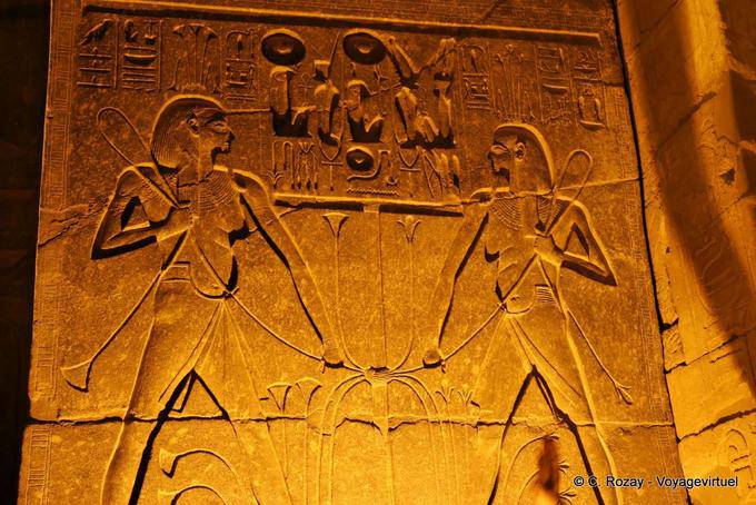 A unificação do Alto e do Baixo Egito, nó Sema-Tawy (sematawi) pelos deuses do Nilo, relevo, Luxor - Egipto