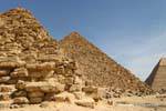 Pequenas Rainhas pirâmide para a de Miquerinos, Giza, Egipto.
