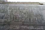 Cenas na parede do templo ambulatório de Kom Ombo, Egipto.