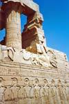 Fortaleza Cartucho, o leão eo friso exterior, templo de Kom Ombo, Egipto.
