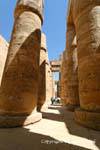 Barris de colunas de papiro, Cidade de Amon-Rá, templo de Karnak, Egipto.