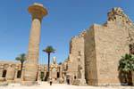 Faraó etíope coluna Taharqa do templo de Karnak, Egipto.