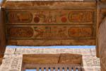Verga pintada e tela de parede, nave do grande templo de Amon, templo de Karnak, Egipto.