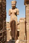 AMONET face da Ankhesenpaton, estátua, templo de Karnak, Egipto.