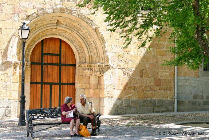 Conversa no banco, Ávila - Espanha