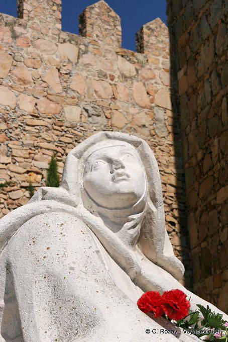 Close-up na estátua de Santa Teresa de Ávila - Espanha
