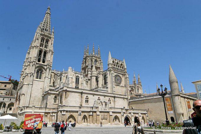Burgos, Catedral de Burgos vista do Plaza Rey Fernando - Espanha